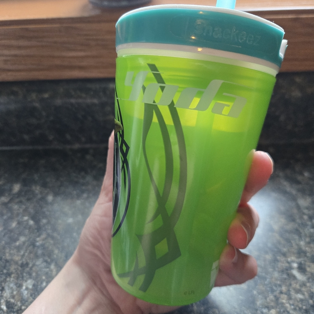 Green Yoda Tumbler with Straw - Picture 14 of 14